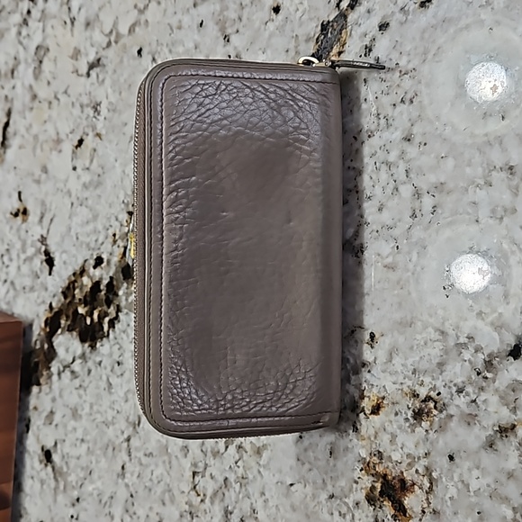 Authentic Prada wallet. - Picture 2 of 16